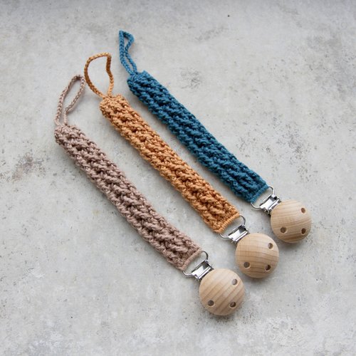 Attache tétine sucette pour bébé en coton et bois au crochet fait main artisanal