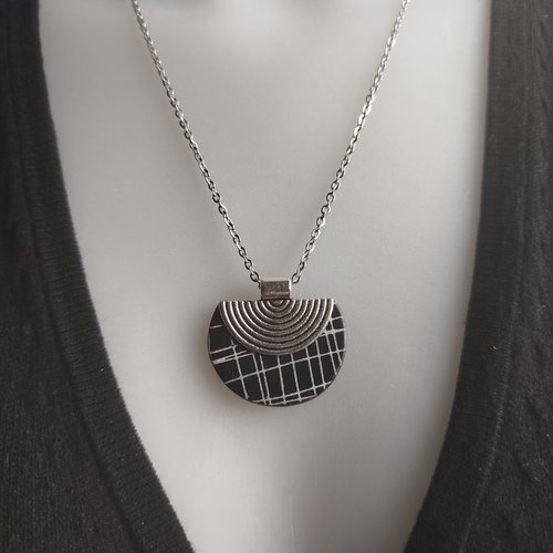 Collier en argile polymère