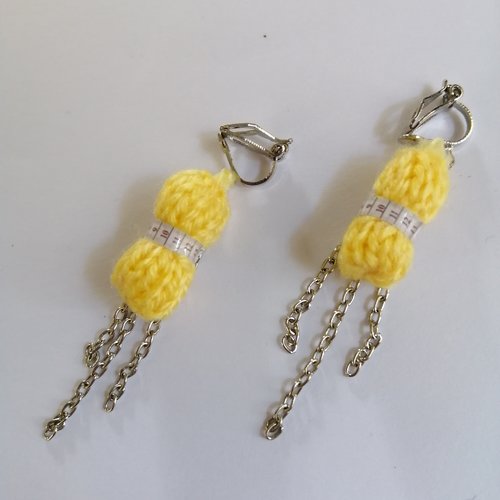 Kit boucles d'oreilles clip  pelote de laine, jaune clair