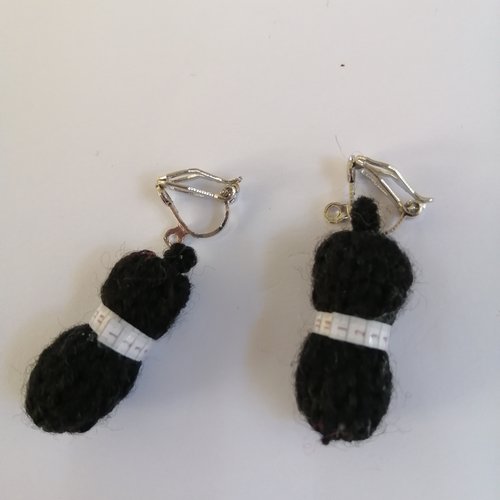 Kit boucles d'oreilles clip pelote de laine noir en laine