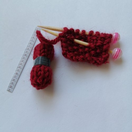 Pelote et tricot miniature