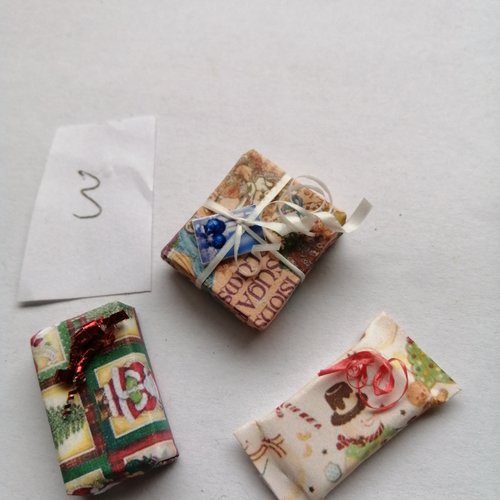 Lot de 3 cadeaux noël, maison de poupée, collection