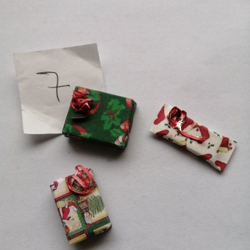 Lot de 3 cadeaux noël, maison de poupée, collection