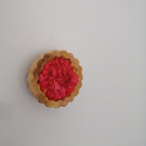Magnet, tarte fraise miniature, en fimo