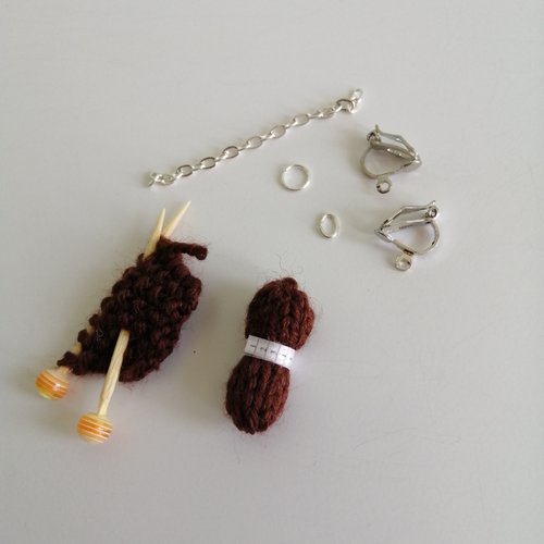 Kit boucles d'oreilles clip pelote de laine marron en laine