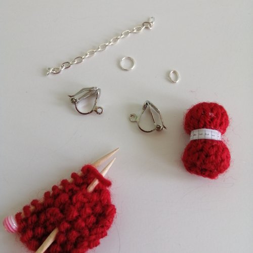 Kit boucles d'oreilles clip pelote de laine bordeaux en laine