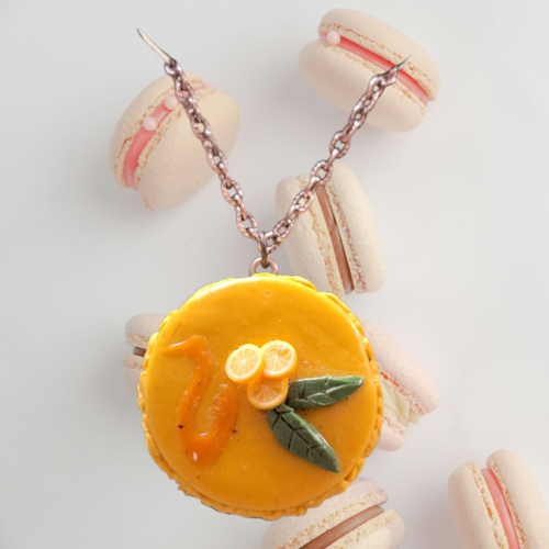 Collier,  macaron au citron