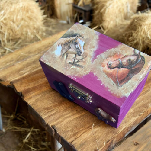 Petite boîte décors chevaux
