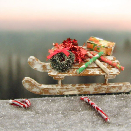 Petite luge pour la décoration