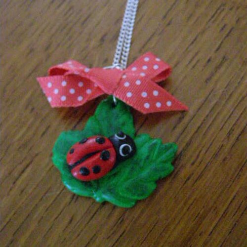 Collier coccinelle