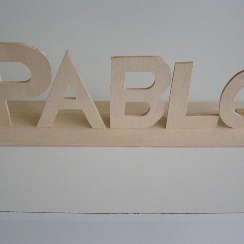 Prénom de 5 lettres en bois sur socle