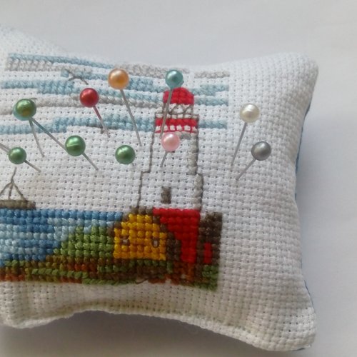 Petit coussin brodé