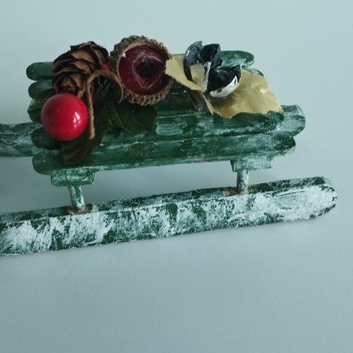 Petite luge pour la décoration