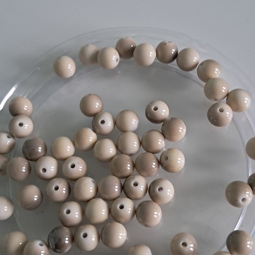 Lot de 57 perles