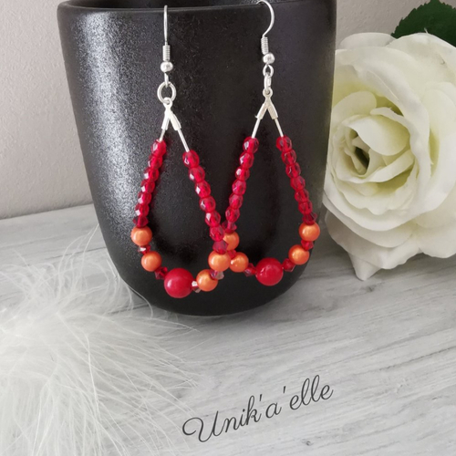 « lumineuse »boucles d'oreilles pendantes  longues perles rouge piment/paprika