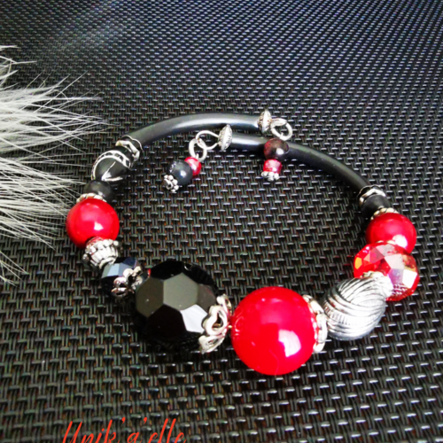 « chic »bracelet perles rouge et noire