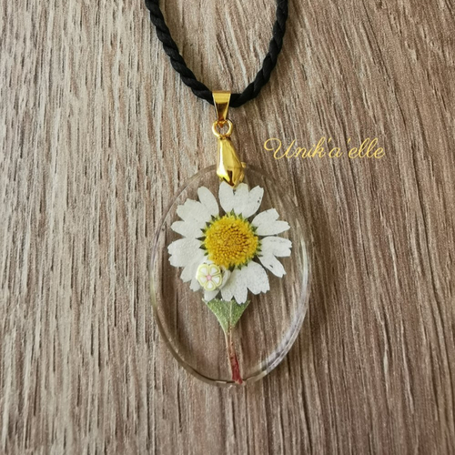 "végétale" collier pendentif résine fleur des champs jaune/ blanc
