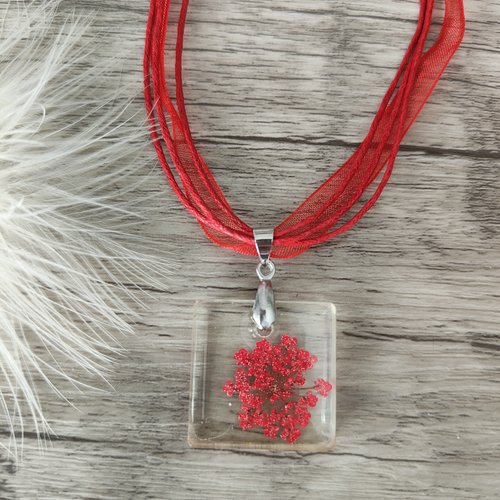 "passion"collier résine pendentif fleur rouge collection botanique