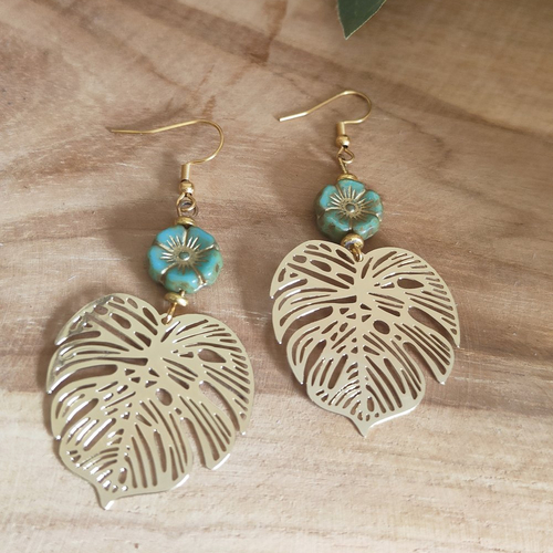 "éclat végétal" boucles d'oreilles monstera dorée