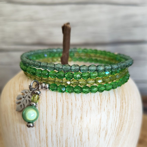 "tourbillon nature "bracelet 4 rangs perles de cristal vert nature