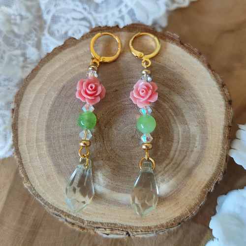"rêve de cristal" boucles d'oreilles cristal, perles naturelles, fleur
