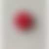 Joli petit bouton rouge en forme de fleur en bois 18 mm de diamètre 