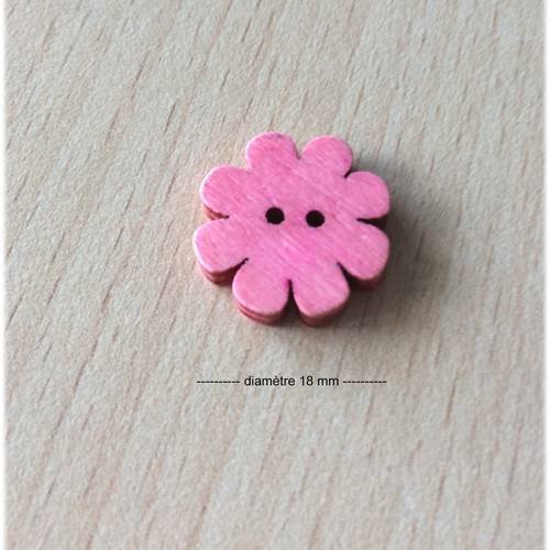 Joli petit bouton rose en forme de fleur en bois 18 mm de diamètre 