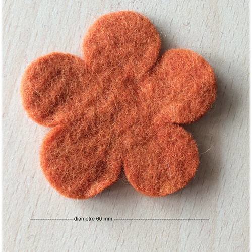 Jolie petite fleur en feutrine 60 mm abricot 