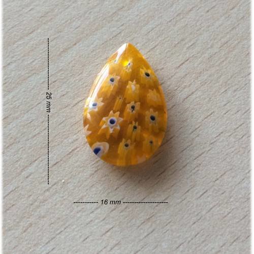 Perle artisanale en verre  forme "amande" couleur: ambre 