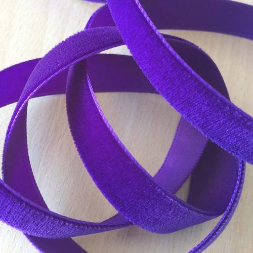 Joli ruban de velours  violet  090 