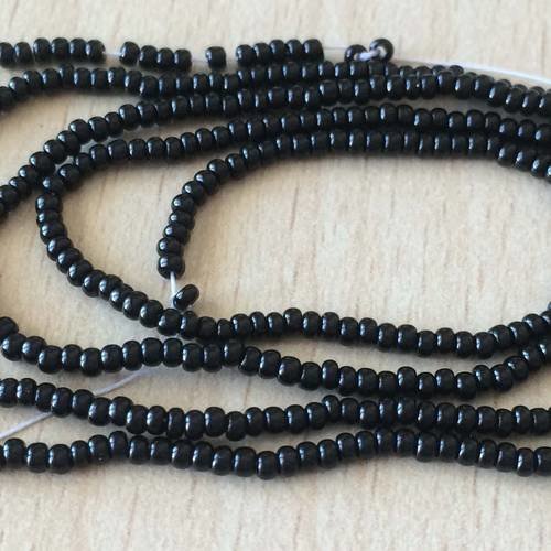 Jolie petites perles noires 12/o petite quantité 