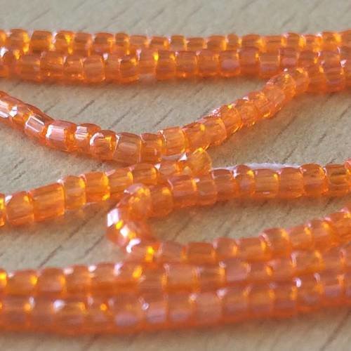 Jolies petites perles orange 10/0 petite quantité 