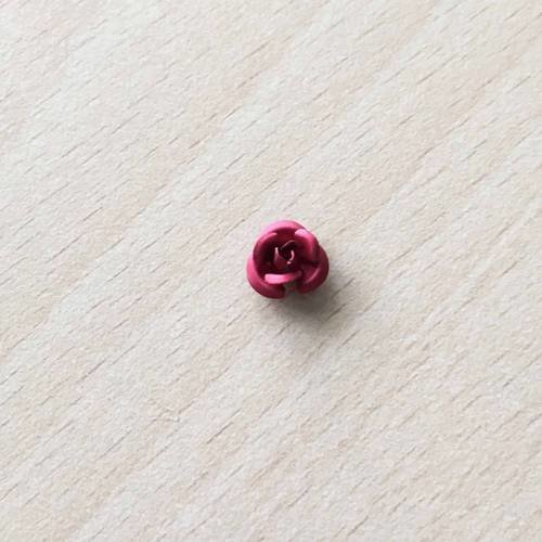 Jolie rose en métal rouge 8 mm 