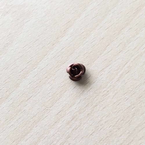 Jolie rose en métal chocolat 8 mm 