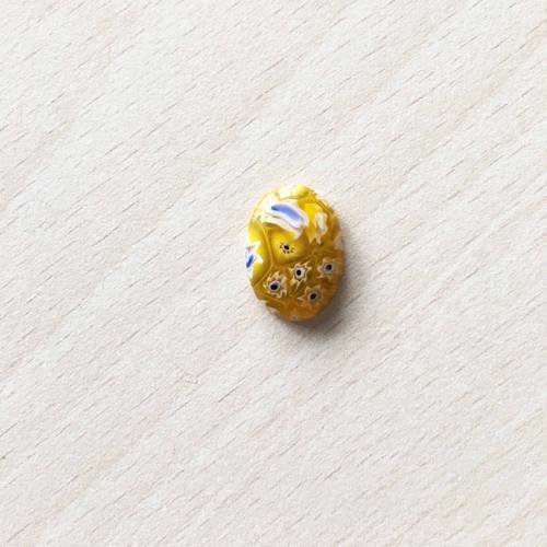 Cabochon oval ambre à motif  13 x 18 mm 