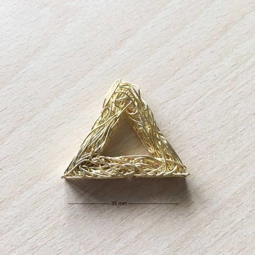 Breloque charms en fil de fer triangle doré 