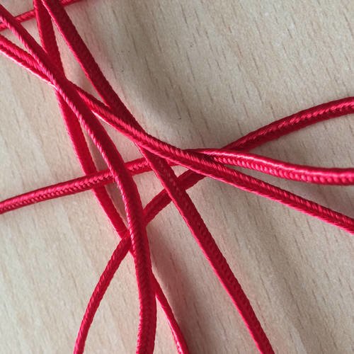 Jolie fine soutache / galon couleur rouge 