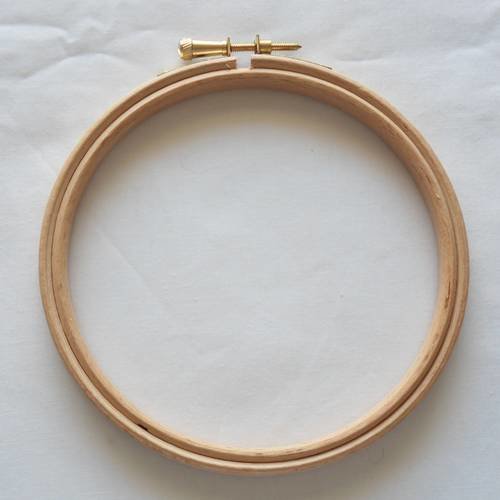 Tambour / cercle à broder taille 12 cm  5 inch 