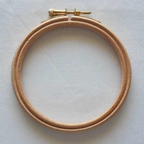 Tambour / cercle à broder taille 10 cm   4 inch 