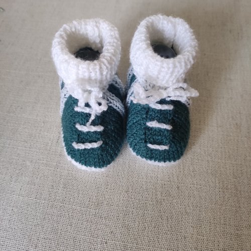 Chausson bébé basket