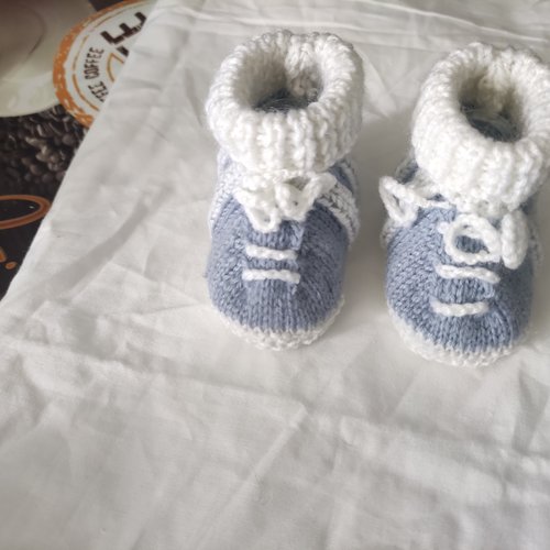 Chausson bébé basket