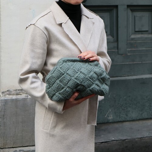 Pochette d'hiver, pochette ample en laine au crochet.