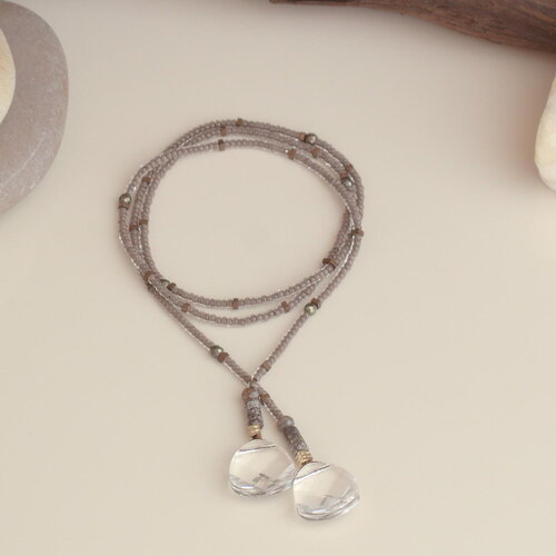 Collier lariat subtil en cristal et pierre de pyrite – clarté &amp; mystère