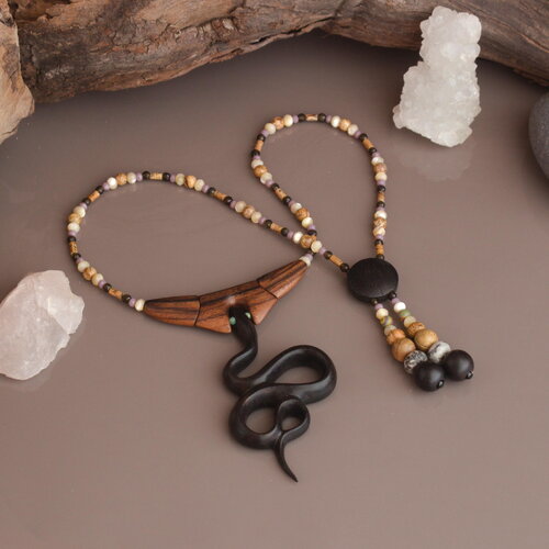 Collier choker serpent en bois d’ébène sculpté