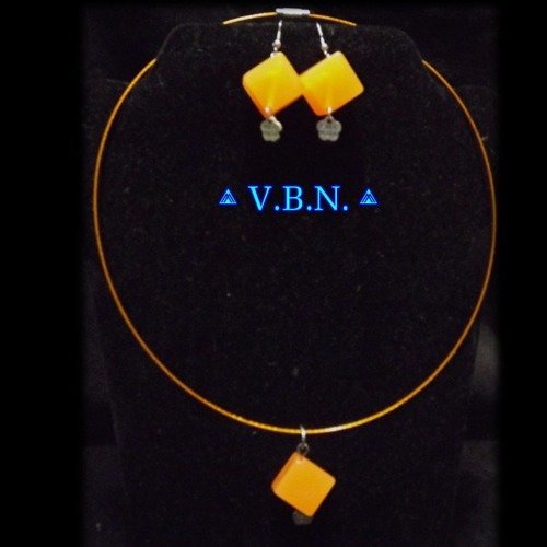 Parure inoxydable de 2 pièces avec cube orange moyen et collier câblé