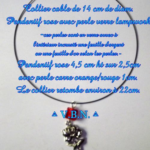 Collier cable avec pendentif tige rose avec perle carre en verre lampwork orange/rouge 