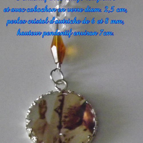 Pendentif image religieuse de saint jean paul ii et breloque dans les tons blanche et marron