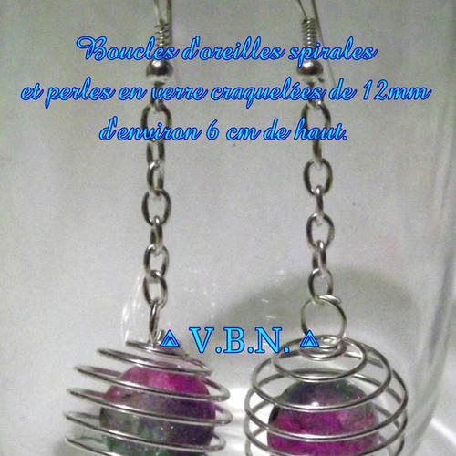 Boucles d'oreilles spirale avec perles en verres craquelées de 12 mm 