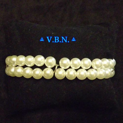 Bracelet double en perles nacree blanche de 8mm. 