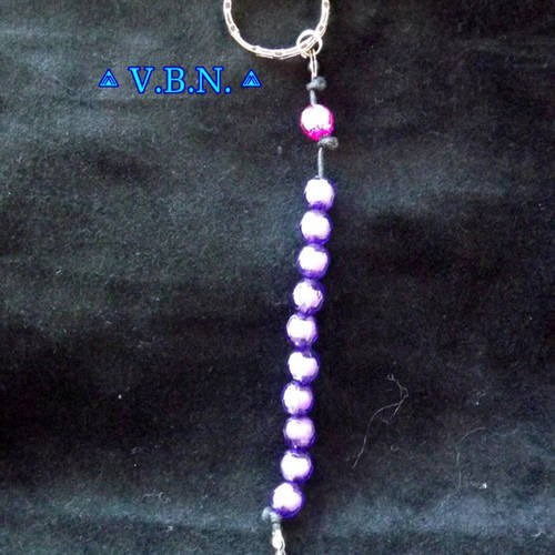Porte clé dizainier en perles acrylique entroises avec petite croix metal argente 